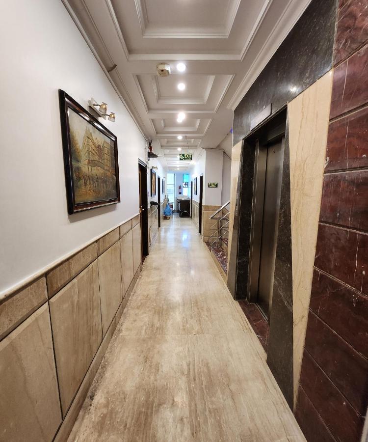 Capital O 6408 Hotel Delhi Heart ニューデリー エクステリア 写真