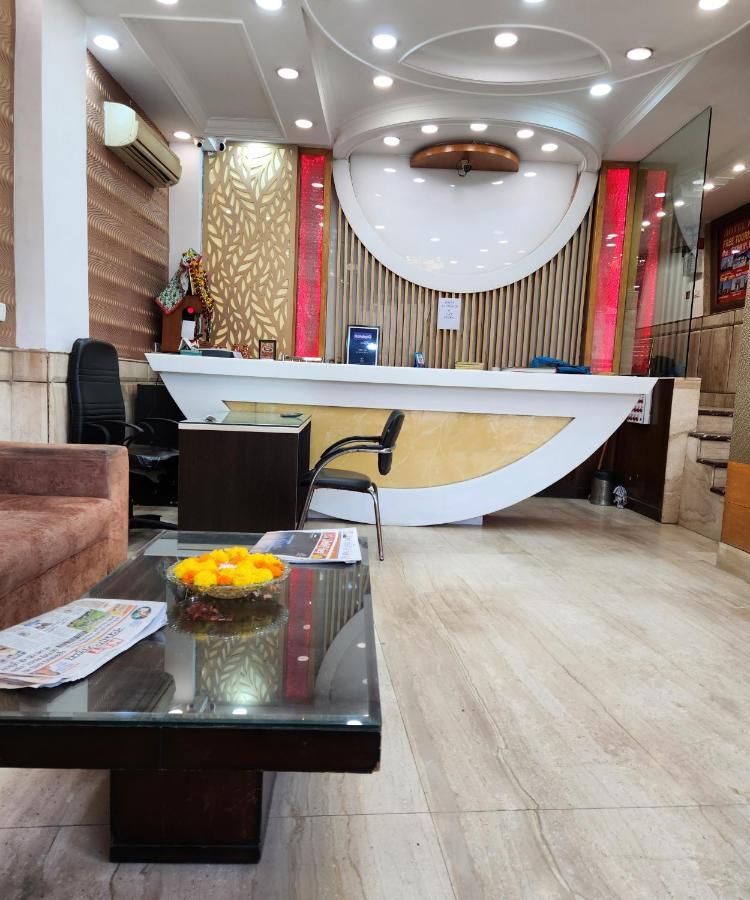 Capital O 6408 Hotel Delhi Heart ニューデリー エクステリア 写真