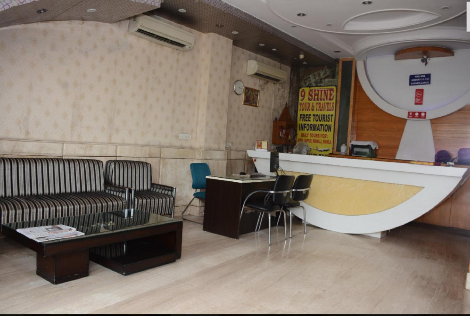 Capital O 6408 Hotel Delhi Heart ニューデリー エクステリア 写真