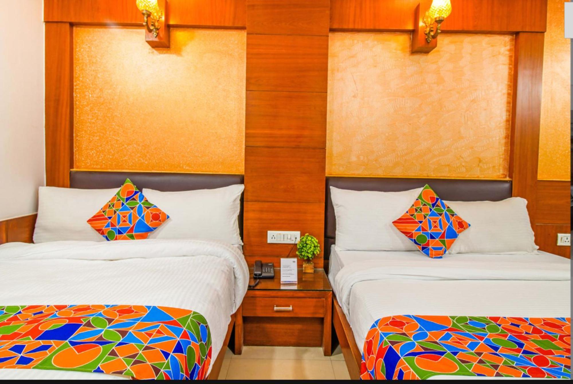 Capital O 6408 Hotel Delhi Heart ニューデリー エクステリア 写真
