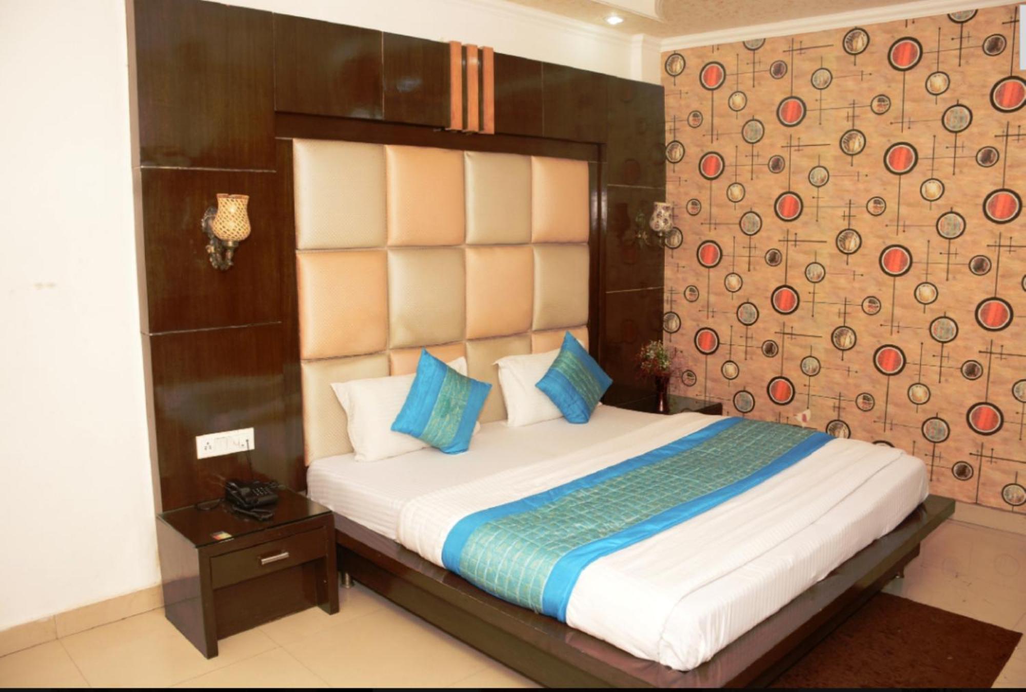 Capital O 6408 Hotel Delhi Heart ニューデリー エクステリア 写真