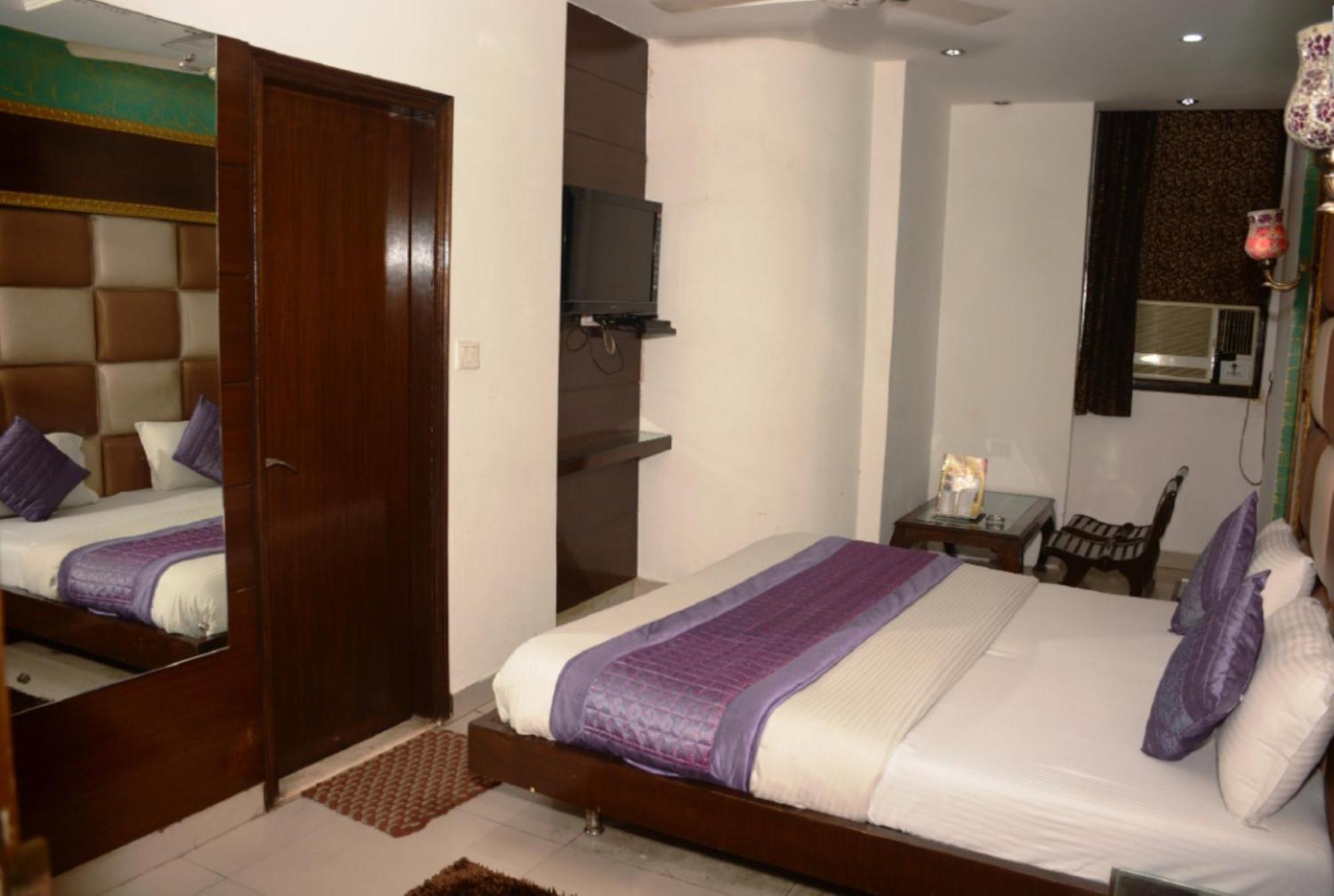 Capital O 6408 Hotel Delhi Heart ニューデリー エクステリア 写真