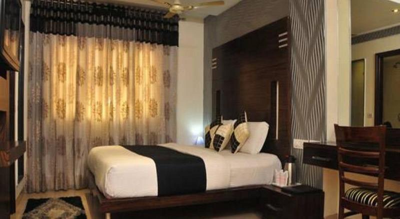 Capital O 6408 Hotel Delhi Heart ニューデリー エクステリア 写真