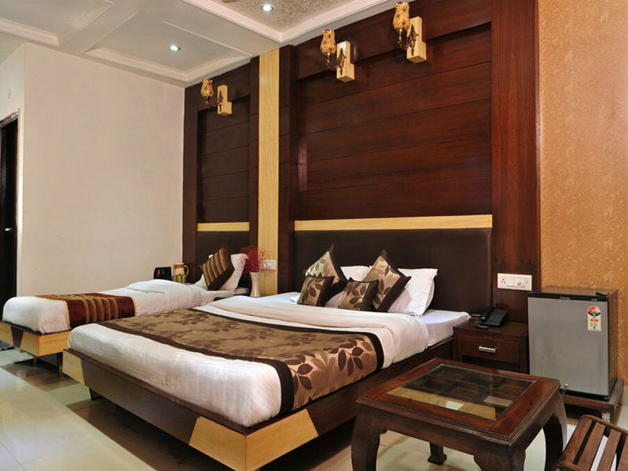 Capital O 6408 Hotel Delhi Heart ニューデリー エクステリア 写真