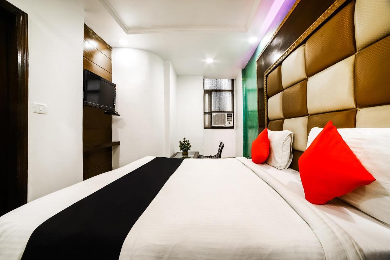 Capital O 6408 Hotel Delhi Heart ニューデリー エクステリア 写真