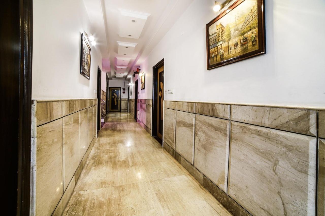 Capital O 6408 Hotel Delhi Heart ニューデリー エクステリア 写真